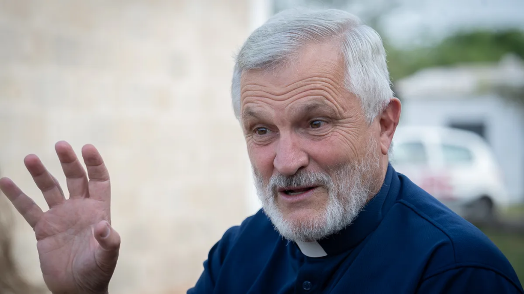 El padre Axel Arguinchona tras el accidente en la Ruta Nacional 19: 