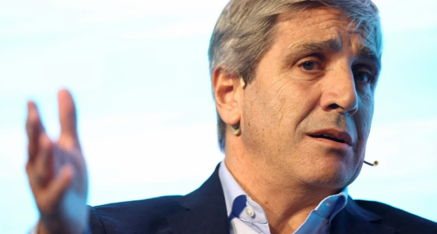 Caputo atribuyó la inflación a un 