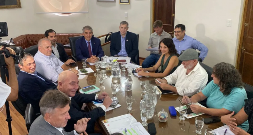 Paritarias en Santa Fe: ATE y UPCN aceptaron la propuesta salarial del gobierno