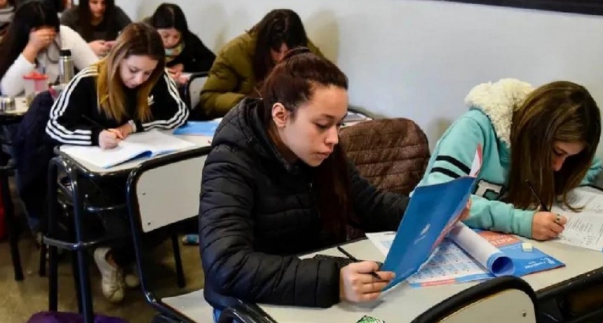 El Gobierno porteño bajó el tope de faltas en escuelas secundarias