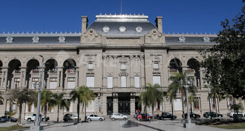 Paritarias en Santa Fe: Administración Central y Salud aceptaron, pero los docentes van al paro