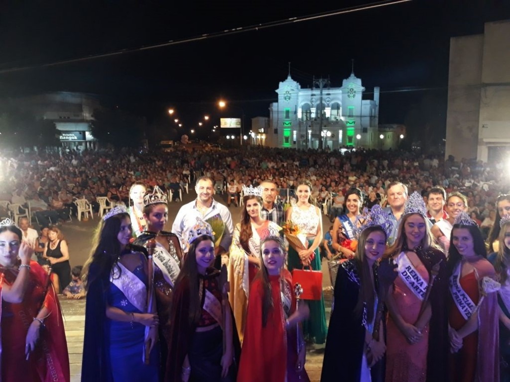  Más de 4000 personas disfrutaron de la “6° Fiesta Provincial del Recuerdo” en la ciudad de San Cristóbal. 