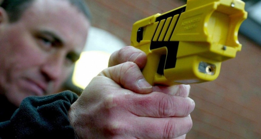 Ciudad de Santa Fe: se abri&oacute; la pol&eacute;mica ante la idea de que la Guardia Urbana use pistolas taser