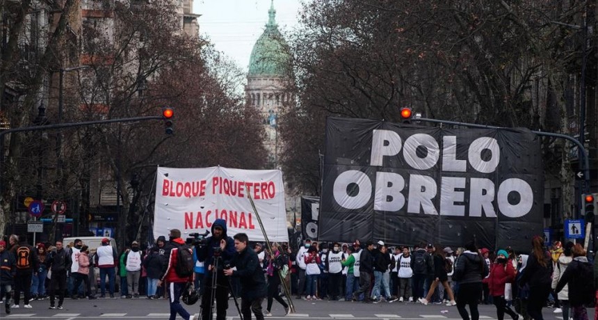 Piqueteros confirmaron el acampe frente a Desarrollo Social de la Naci&oacute;n hasta el mi&eacute;rcoles