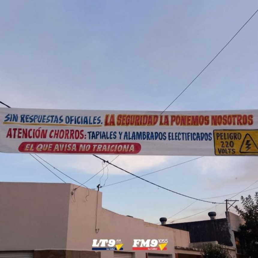 Cansados de la inseguridad, en barrio Escalante colgaron carteles "antichorros": "Peligro vecinos armados"