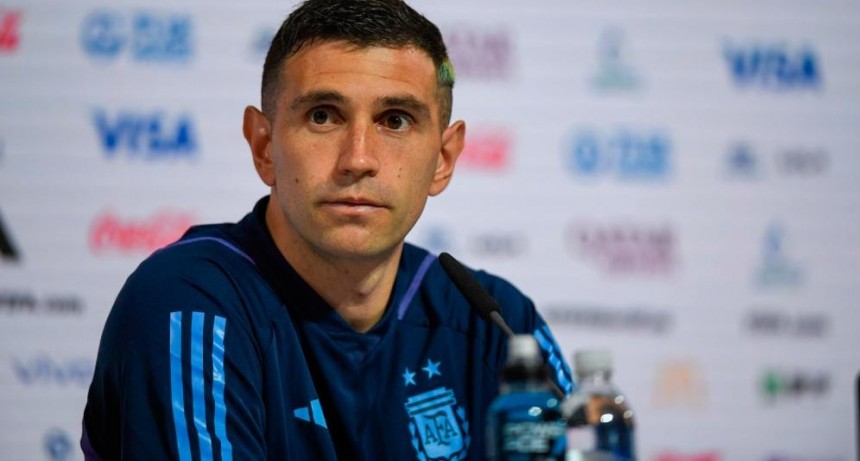 "Me emociona que los chicos usen mi camiseta", revel&oacute; Dibu Mart&iacute;nez