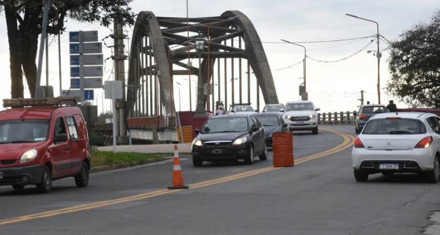 Comenzaron los controles para restringir el tránsito pesado en el Puente Carretero