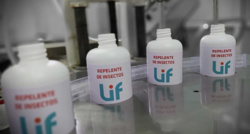 Dengue: el laboratorio de Santa Fe duplicaría la cantidad de repelente fabricado en 2023