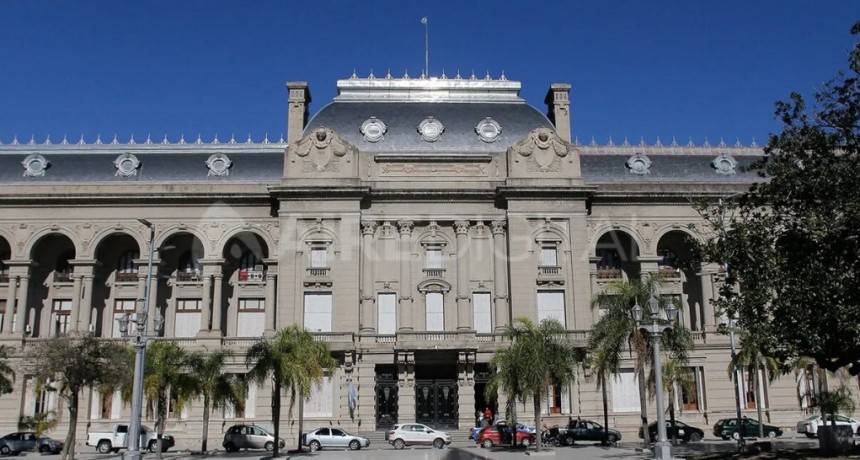 Paritarias en Santa Fe: la provincia mejoró la oferta a los gremios estatales