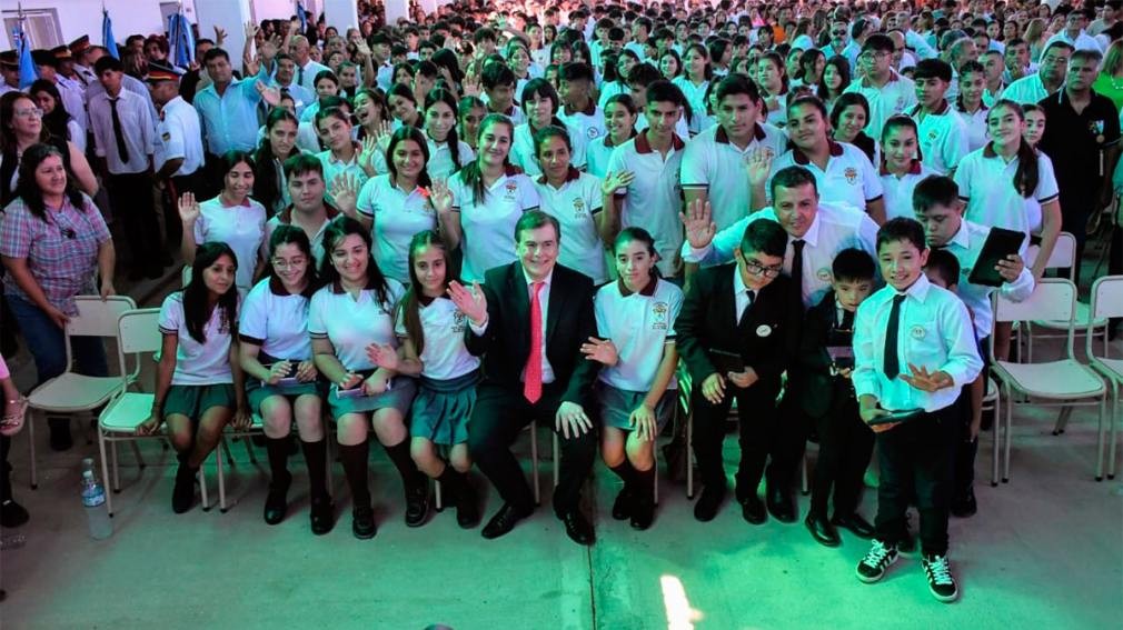 El gobernador Zamora abrió el Ciclo Lectivo 2025 desde Nueva Esperanza para toda la provincia