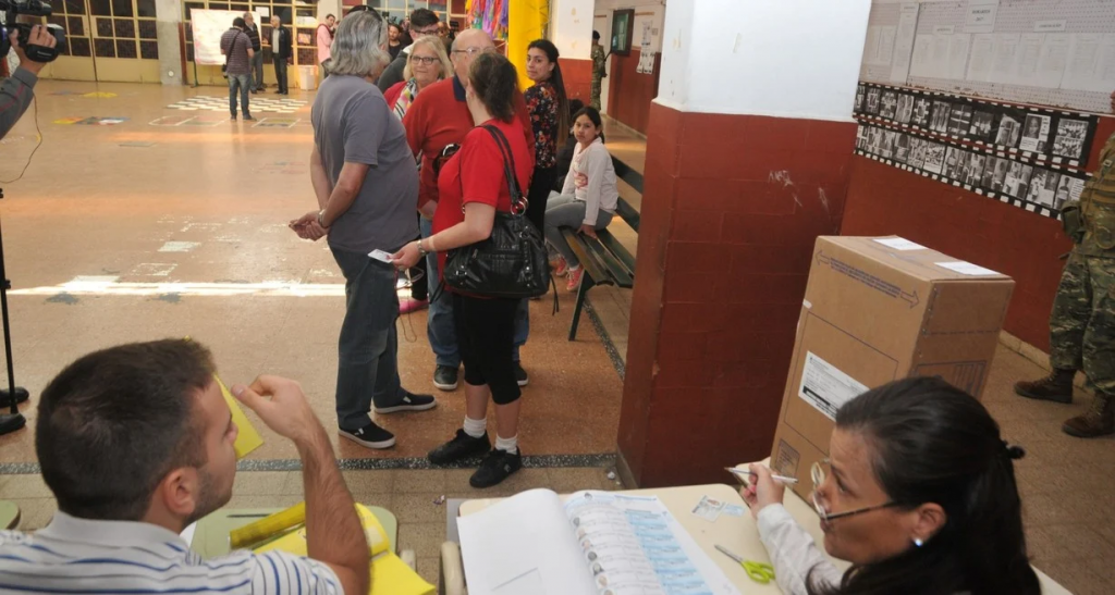 Elecciones en Santa Fe: desde el viernes, serán convocadas unas 30 mil autoridades de mesa