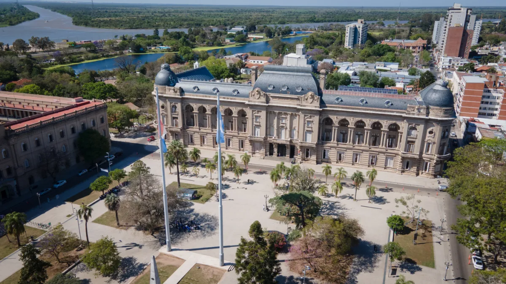 Aumento a estatales de Santa Fe: Olivares adelantó la posible fecha de pago del porcentaje acordado en paritarias