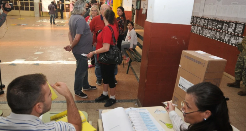 Elecciones en Santa Fe: desde el viernes, serán convocadas unas 30 mil autoridades de mesa