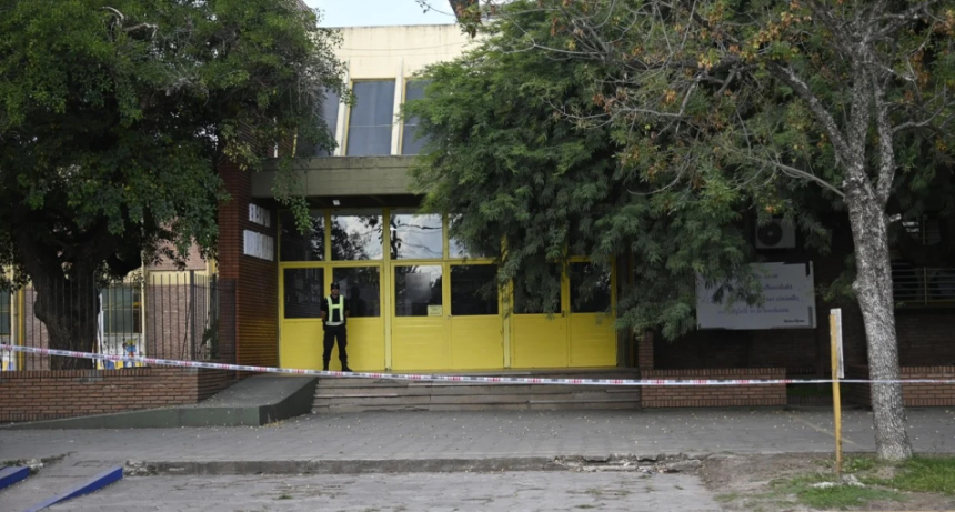 La Escuela Normal de San Crist&oacute;bal emiti&oacute; un comunicado tras el violento episodio