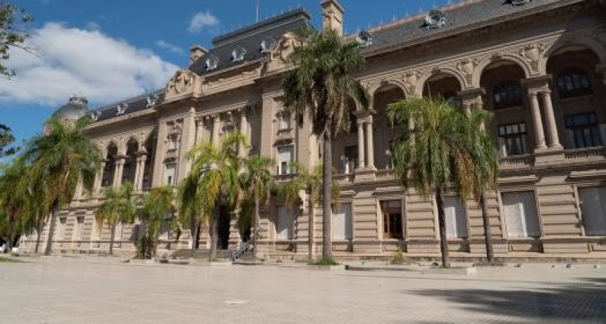 Comenz&oacute; el proceso para el pase a planta de 6000 trabajadores estatales