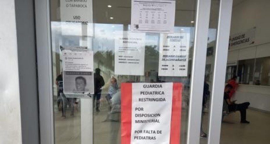 Protesta en el Hospital Iturraspe por falta de pediatras: "Hay una disputa entre AMRA y Salud, y en el medio est&aacute; la comunidad"