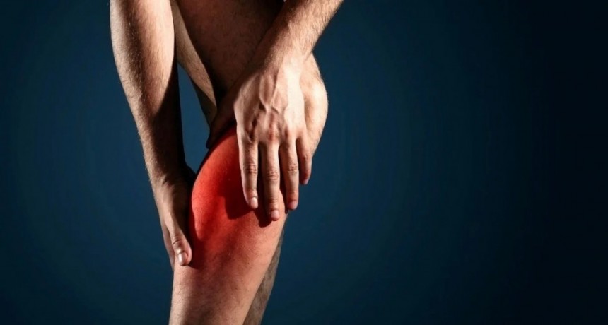 Calambres nocturnos en las piernas: por qu&eacute; se producen y c&oacute;mo aliviarlos