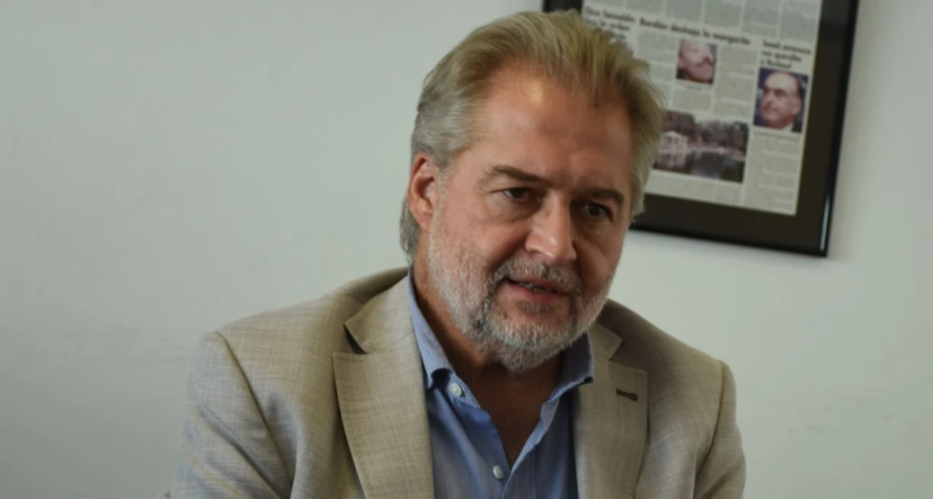 Presentaci&oacute;n de libro y &iquest;lanzamiento? de Roberto Mirabella en Santa Fe