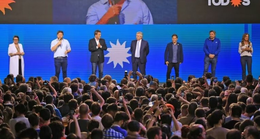 Crece el malestar en el kirchnerismo ante la falta de una convocatoria para discutir la estrategia electoral