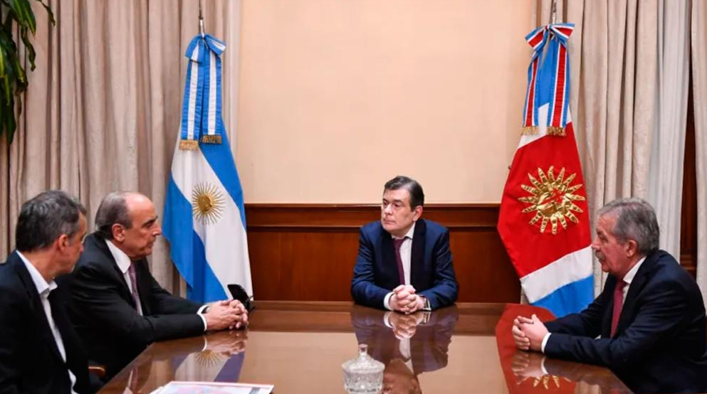 El gobernador Zamora recibió al ministro Francos en Casa de Gobierno