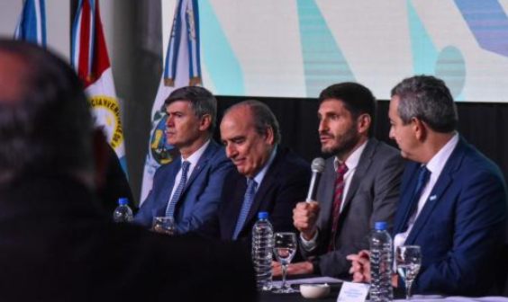 Pullaro respaldó a los intendentes en la reunión con el ministro Francos por subsidios al transporte