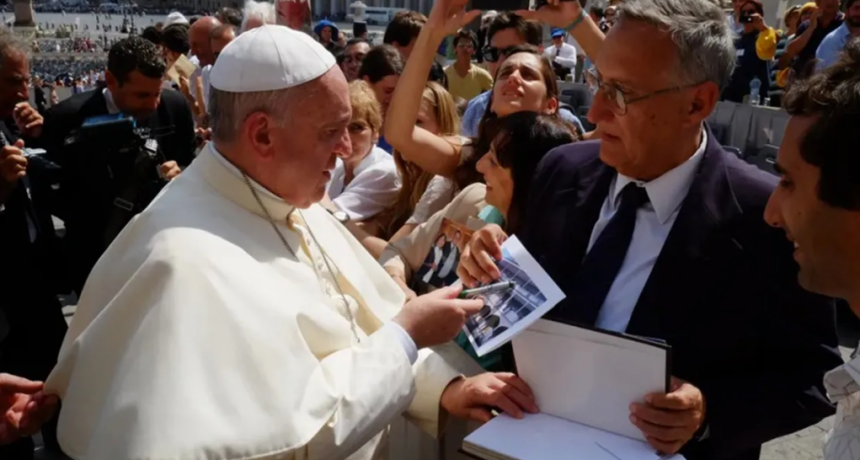 El paso del Papa Francisco por Santa Fe: la escuela donde vivió como maestrillo y profesor de literatura