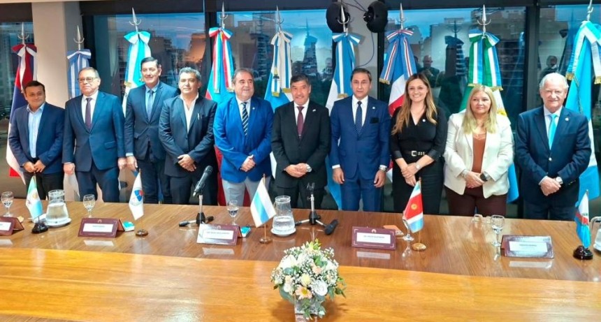La junta ejecutiva del Parlamento del Norte Grande se reuni&oacute; en Tucum&aacute;n con una fuerte agenda en defensa del federalismo