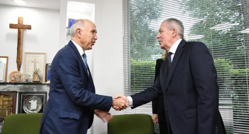 El gobernador El&iacute;as Su&aacute;rez particip&oacute; junto a Ricardo Lorenzetti en la presentaci&oacute;n de su libro en la UCSE