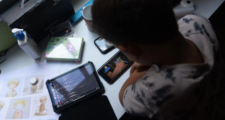 Menores y redes sociales: la discusi&oacute;n que empieza a escalar en Santa Fe tras el planteo del MPA