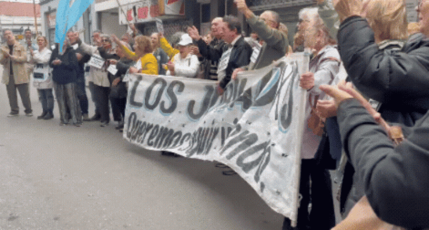 ATE realiz&oacute; una protesta en la sede del Pami en Santa Fe: 