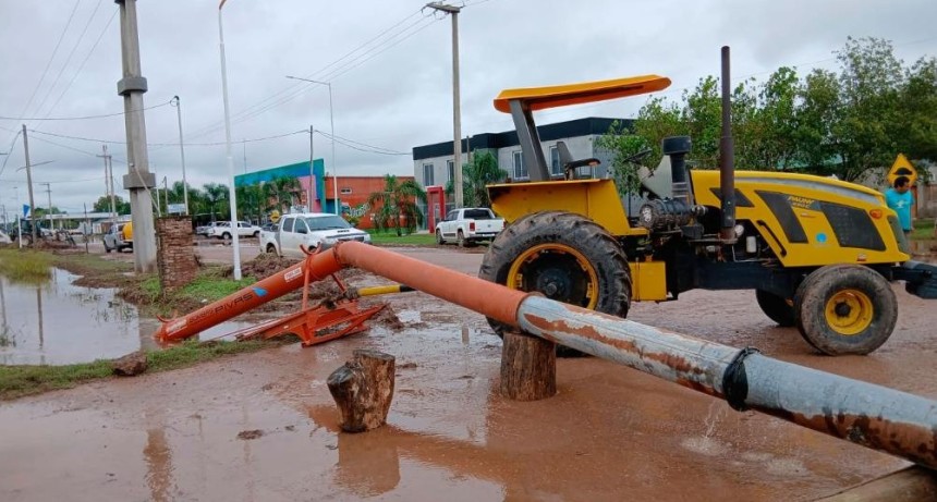 Intenso trabajo del Gobierno de la Provincia en Los Jur&iacute;es y en parajes vecinos afectados por las lluvias