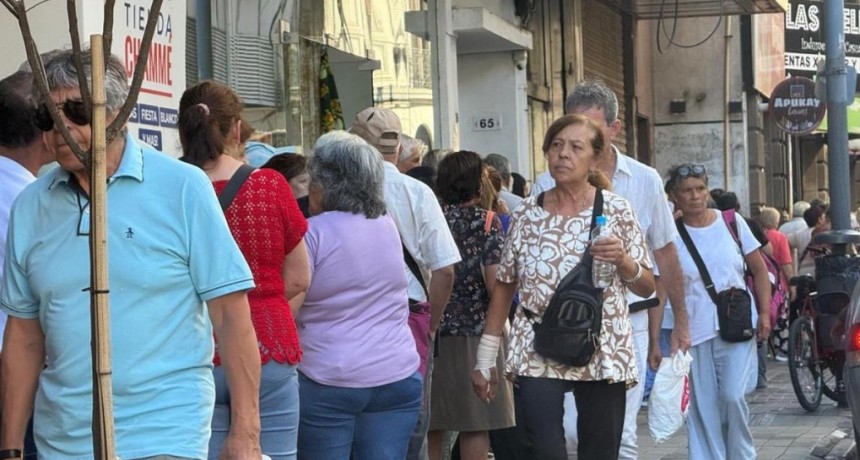 Cada vez hay m&aacute;s jubilados trabajando en blanco: la mitad son monotributistas