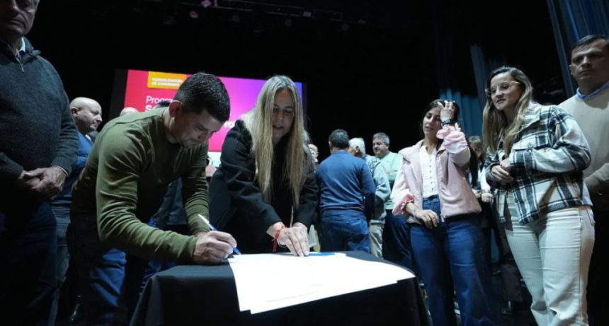 Santa Fe: Provincia aument&oacute; este a&ntilde;o un 50% los aportes a municipios y comunas para fortalecer la ni&ntilde;ez