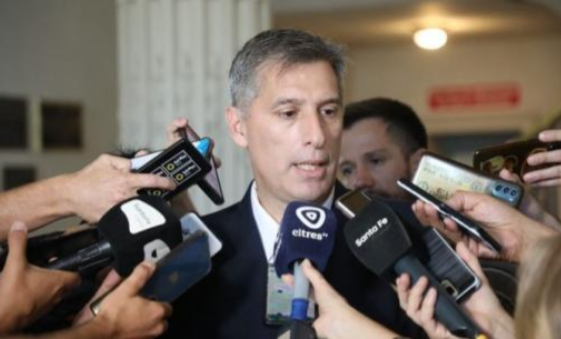 Olivares dijo que no visualiza una recuperación económica en “V” y defendió la propuesta salarial