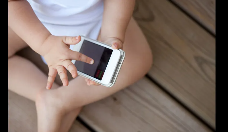 Usar el celular en edades tempranas afecta el desarrollo del lenguaje 