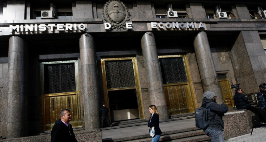 La recaudación nacional cayó un 10 % real en el primer cuatrimestre