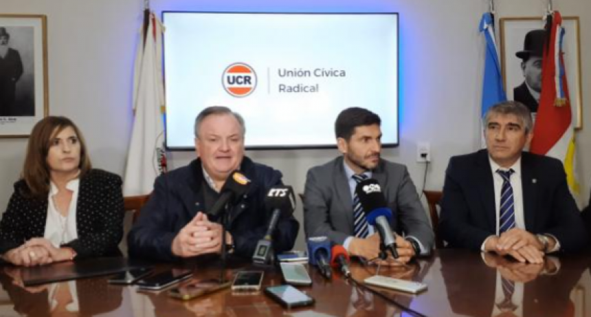 Con la continuidad de Felipe Michlig como presidente, asumió la Nueva Comisión Directiva de la UCR de Santa Fe