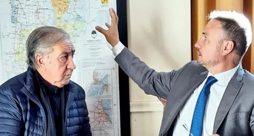El senador que visitó a su par licenciado