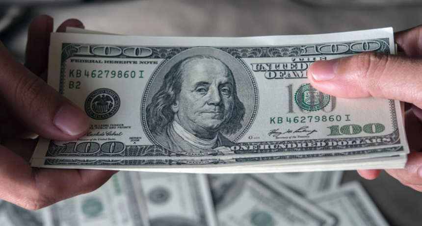 Fuerte salto del dólar blue: a cuánto cerró este lunes