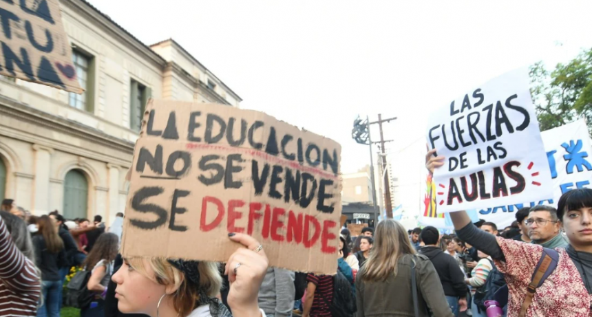 El gobierno anunció una recomposición del 270 % en los recursos a universidades