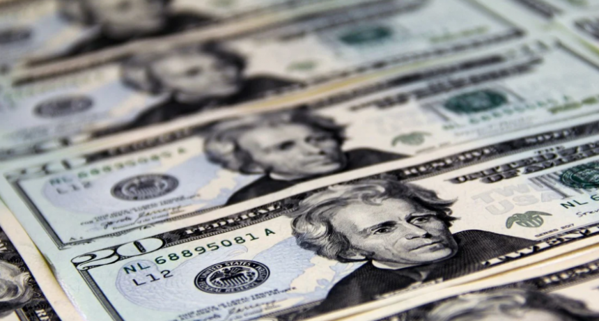 El dólar blue avanzó otros 50 pesos: a cuánto cerró este martes