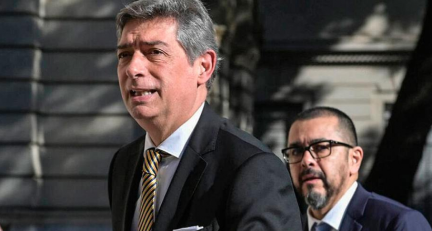 La inesperada chicana de Horacio Rosatti a Luis Caputo: “No vaya a ser que nos quiera recortar cargos”