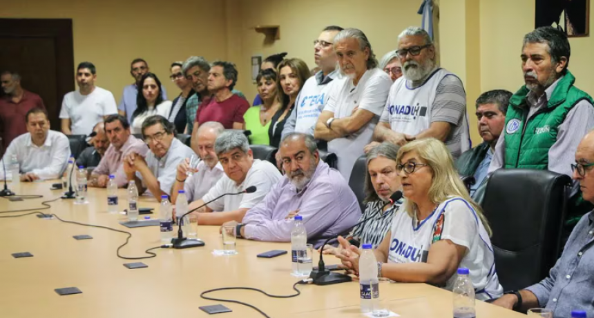 Los gremios universitarios anunciaron un nuevo paro de 48 horas en reclamo por la caída del salario