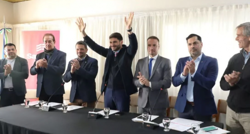 Pullaro destacó el equilibrio financiero que logró la provincia y el empuje económico de la obra pública