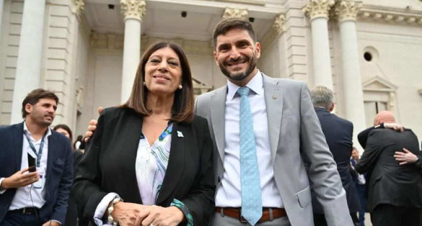 Para el socialismo, la incorporación de La Libertad Avanza al frente Unidos 