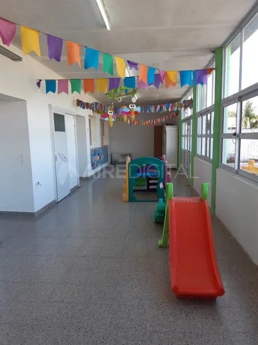 Celadores y auxiliares docentes de Santa Fe piden ser incluidos en el premio a la Asistencia Perfecta