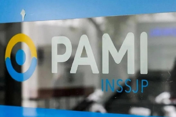 El PAMI habría pagado un 20% más por pañales para adultos de menor calidad