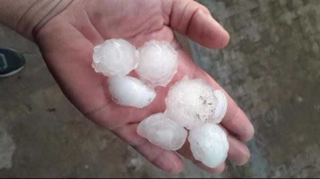 Granizó en Rosario y se elevó a “naranja” el alerta por tormentas en la región