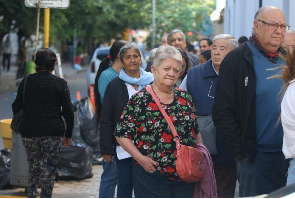 La vieja costumbre de hacer reformas jubilatorias a los sopapos
