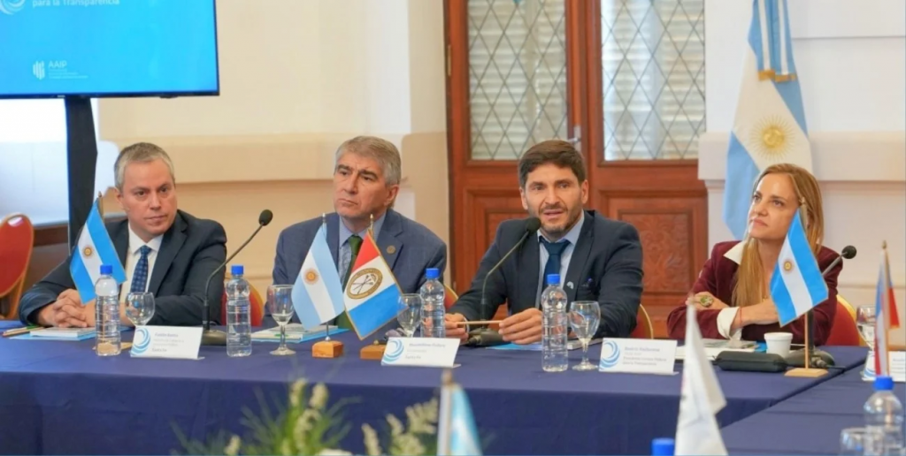 Pullaro: “La nueva Constitución debe garantizar transparencia y acceso a la información”